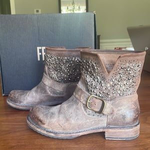 Frye Veronica Short Deco Boot Brown Studded 8.5